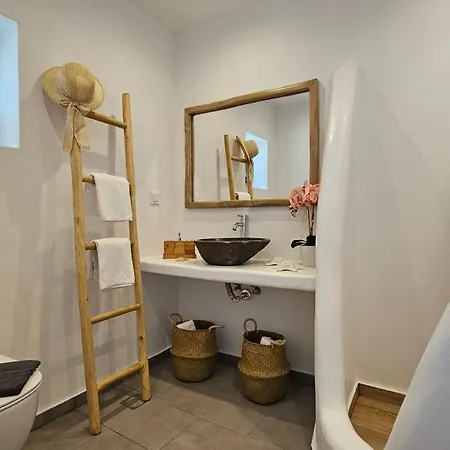 Polychronis Private Pollonia